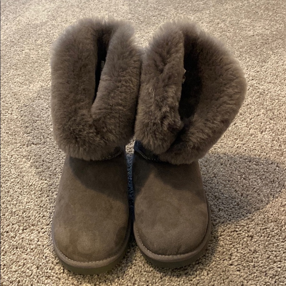 Gray sheepskin boots